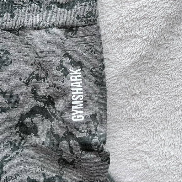 GYMSHARK Adapt Camo Seamless Sports Bra and Shorts – Green - Picture 7 of 11